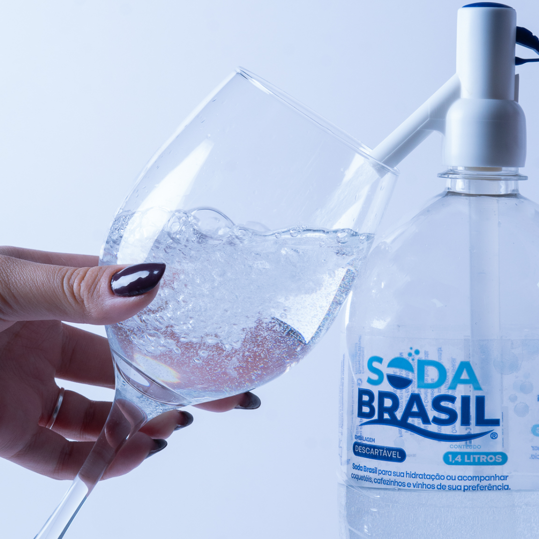 Água com Gás Soda Brasil 1,4L Gaseificada Premium com Mais Gás - Fardo com 6 UN